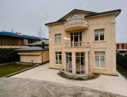 Трехэтажный коттедж, 876 м²