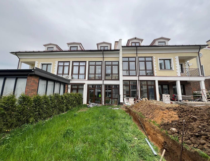 Трехэтажный таунхаус, 170 м²
