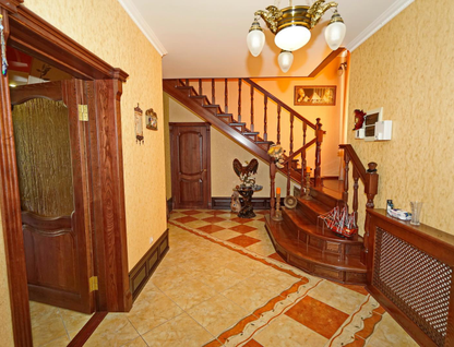 Трехэтажный дом, 291,8 м²
