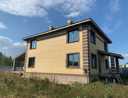 Двухэтажный дом, 240 м²