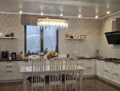 Двухэтажный дом, 225 м²