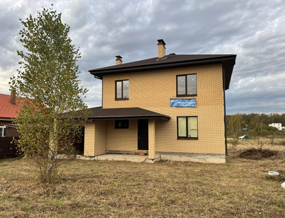 Двухэтажный дом, 200 м²