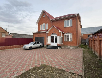 Двухэтажный дом, 215 м²