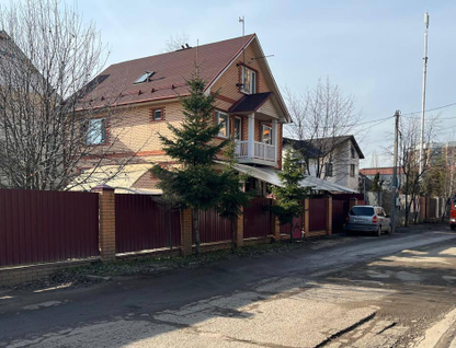 Трехэтажный дом, 250 м²