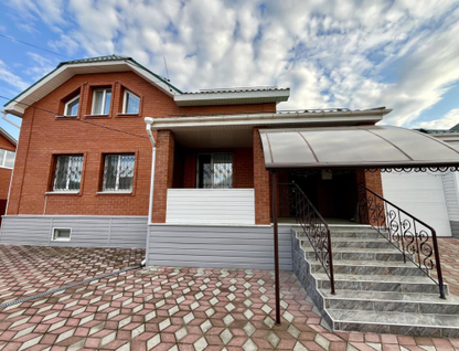 Двухэтажный дом, 250 м²