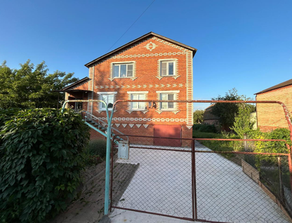 Двухэтажный дом, 206 м²