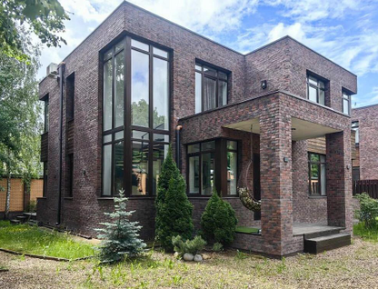 Двухэтажный дом, 183,4 м²