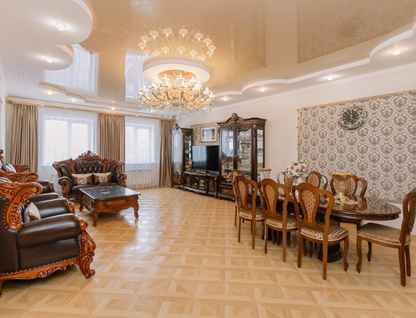 Трехэтажный коттедж, 345 м²