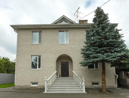 Трехэтажный дом, 335 м²