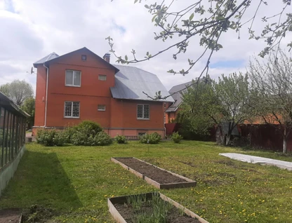Трехэтажный дом, 330 м²