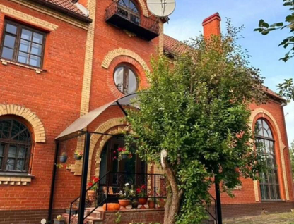 Трехэтажный дом, 450 м²