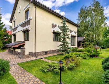 Трехэтажный коттедж, 310 м²