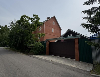 Трехэтажный дом, 448 м²