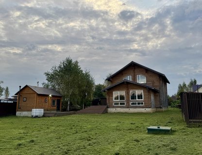 Двухэтажный дом, 140 м²