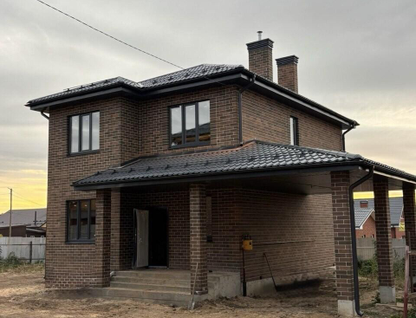 Двухэтажный дом, 140 м²