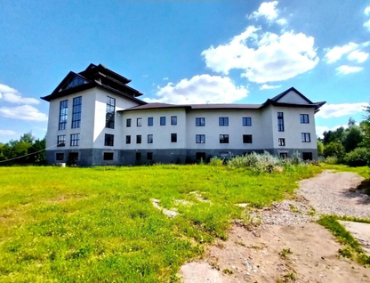 Трехэтажный дом, 3708,5 м²